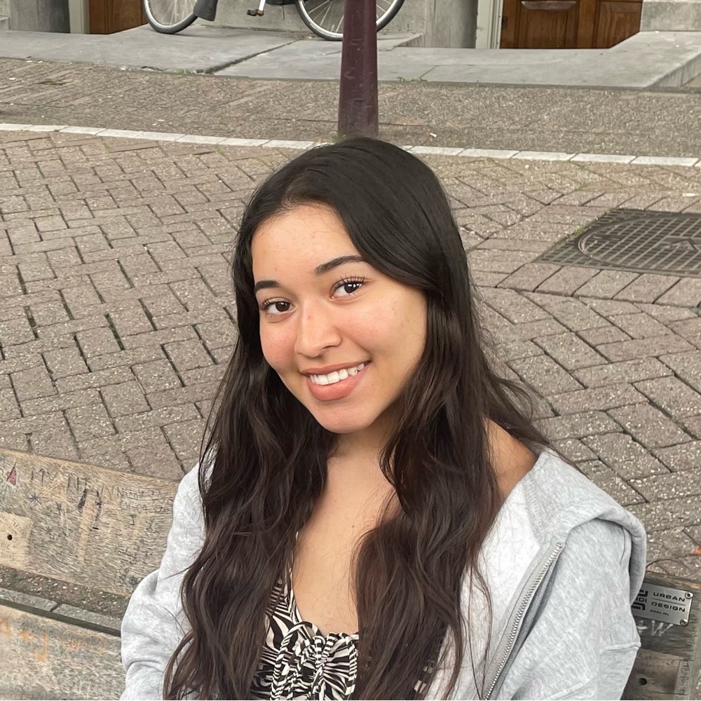 Meet your Posher, Alia